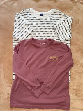 NWOT 2 Old Navy boys tops - M